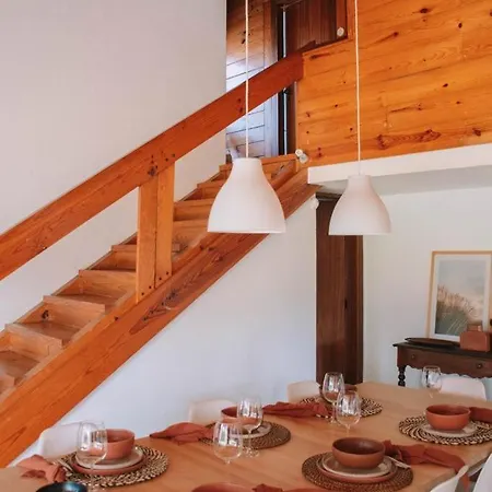 Casa Com 4 Quartos E Jardim Espacoso - Santa Sofia * Moledo (Viana do Castelo)
