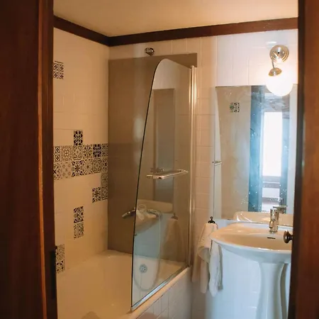 Casa Com 4 Quartos E Jardim Espacoso - Santa Sofia Moledo (Viana do Castelo)